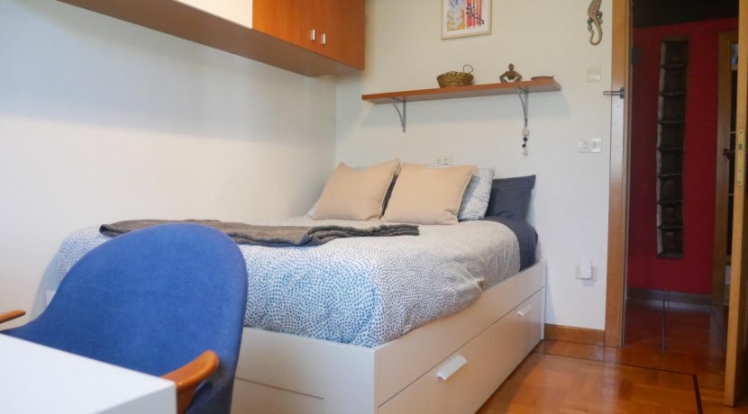 Precioso Adosado De 3 Dormitorios y 2 baños Con Txoko y Terreno En Arrankudiaga