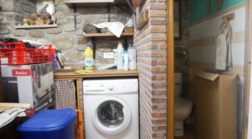 Precioso Adosado De 3 Dormitorios y 2 baños Con Txoko y Terreno En Arrankudiaga