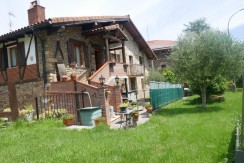 Precioso Adosado De 3 Dormitorios y 2 baños Con Txoko y Terreno En Arrankudiaga