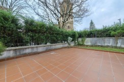 Precioso Adosado De 4 Dorm. y 4 Baños Con Amplia Terraza, Txoko y Garaje En Zona San Miguel