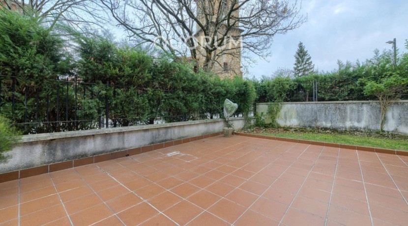 Precioso Adosado De 4 Dorm. y 4 Baños Con Amplia Terraza, Txoko y Garaje En Zona San Miguel