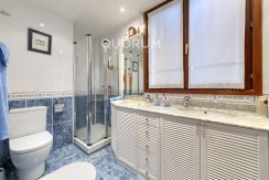 Precioso Adosado De 4 Dorm. y 4 Baños Con Amplia Terraza, Txoko y Garaje En Zona San Miguel