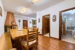 Precioso Adosado De 4 Dorm. y 4 Baños Con Amplia Terraza, Txoko y Garaje En Zona San Miguel