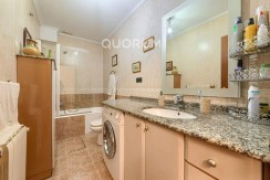 Precioso Adosado De 4 Dorm. y 4 Baños Con Amplia Terraza, Txoko y Garaje En Zona San Miguel