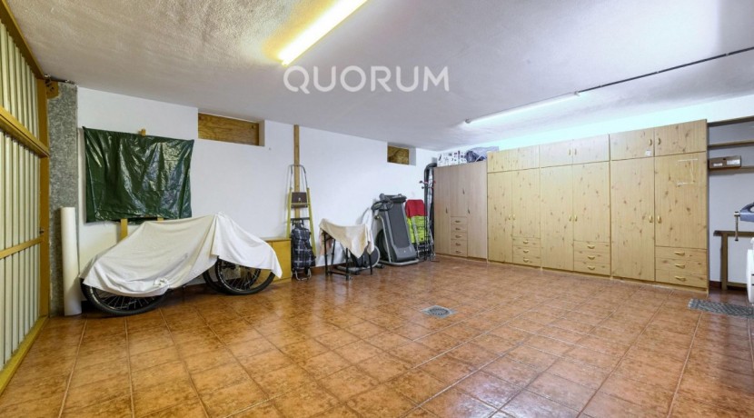 Precioso Adosado De 4 Dorm. y 4 Baños Con Amplia Terraza, Txoko y Garaje En Zona San Miguel