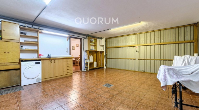 Precioso Adosado De 4 Dorm. y 4 Baños Con Amplia Terraza, Txoko y Garaje En Zona San Miguel