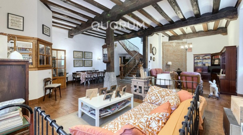 Precioso Caserón de Piedra De 4 Dormitorios y 3 Baños En Zona Privilegiada de Arrankudiaga