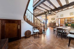 Precioso Caserón de Piedra De 4 Dormitorios y 3 Baños En Zona Privilegiada de Arrankudiaga
