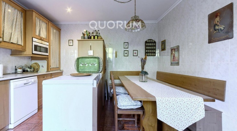 Precioso Caserón de Piedra De 4 Dormitorios y 3 Baños En Zona Privilegiada de Arrankudiaga