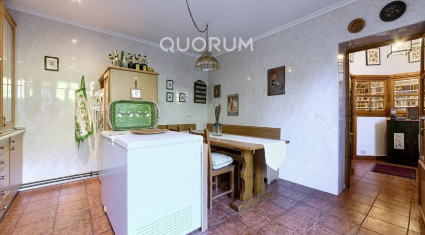 Precioso Caserón de Piedra De 4 Dormitorios y 3 Baños En Zona Privilegiada de Arrankudiaga