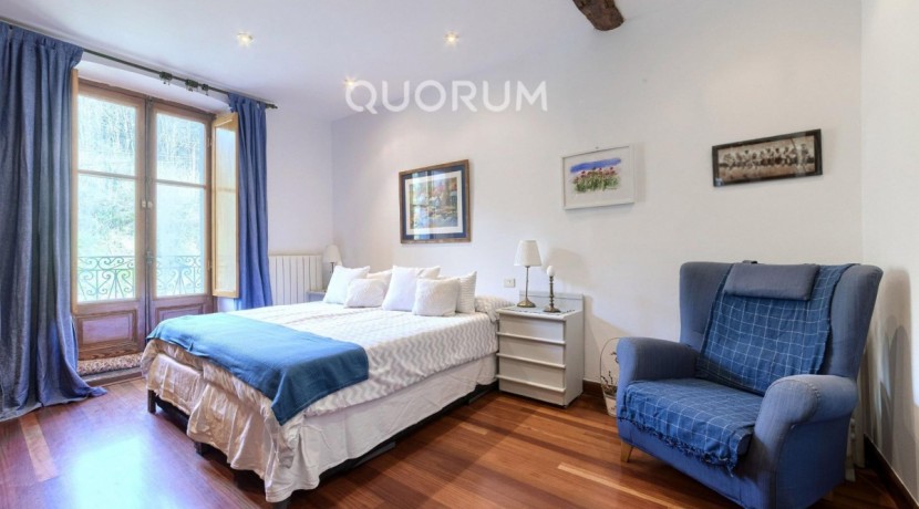 Precioso Caserón de Piedra De 4 Dormitorios y 3 Baños En Zona Privilegiada de Arrankudiaga