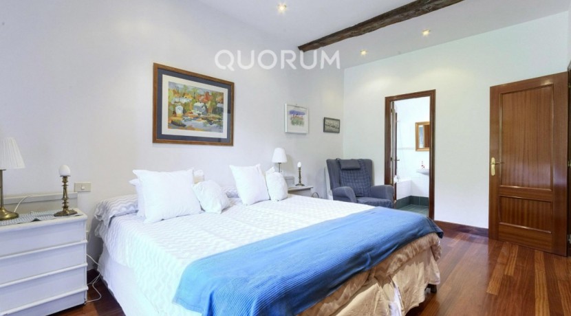 Precioso Caserón de Piedra De 4 Dormitorios y 3 Baños En Zona Privilegiada de Arrankudiaga