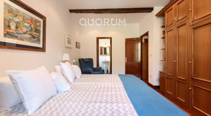 Precioso Caserón de Piedra De 4 Dormitorios y 3 Baños En Zona Privilegiada de Arrankudiaga
