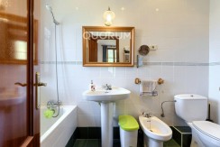 Precioso Caserón de Piedra De 4 Dormitorios y 3 Baños En Zona Privilegiada de Arrankudiaga