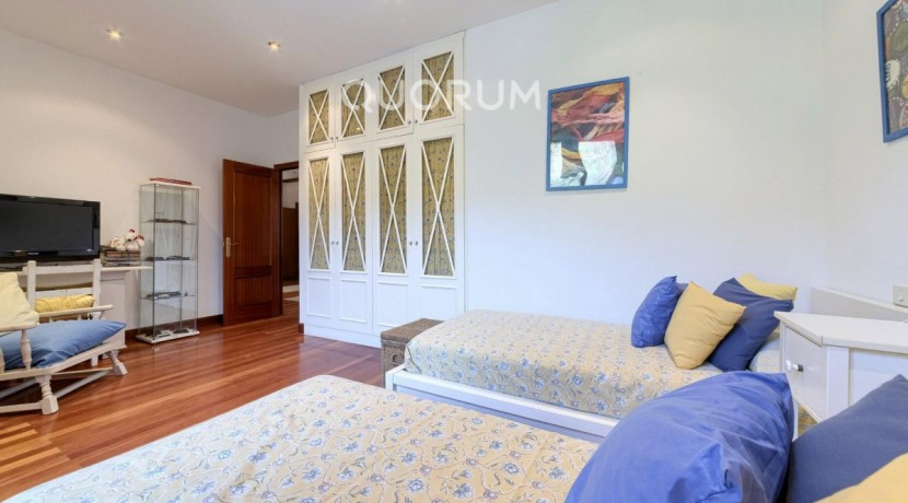 Precioso Caserón de Piedra De 4 Dormitorios y 3 Baños En Zona Privilegiada de Arrankudiaga