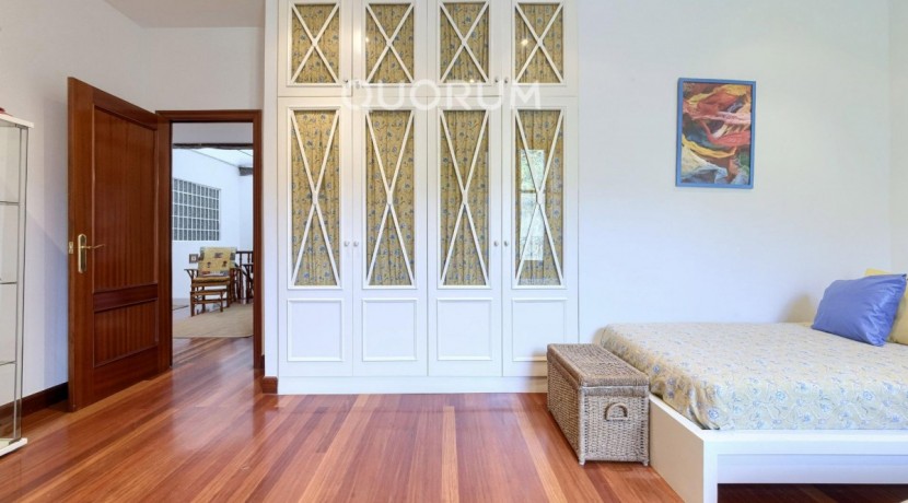 Precioso Caserón de Piedra De 4 Dormitorios y 3 Baños En Zona Privilegiada de Arrankudiaga