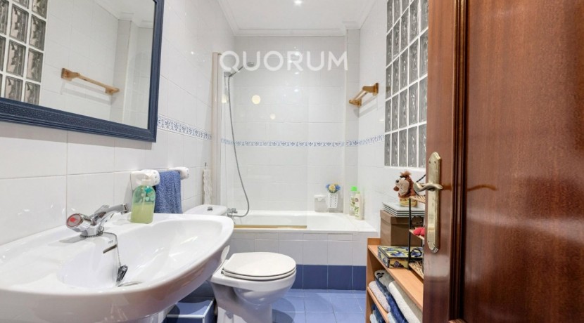 Precioso Caserón de Piedra De 4 Dormitorios y 3 Baños En Zona Privilegiada de Arrankudiaga