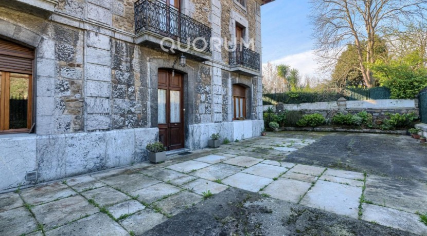 Precioso Caserón de Piedra De 4 Dormitorios y 3 Baños En Zona Privilegiada de Arrankudiaga