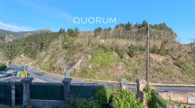 Precioso Caserón de Piedra De 4 Dormitorios y 3 Baños En Zona Privilegiada de Arrankudiaga