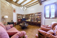 Precioso Caserón de Piedra De 4 Dormitorios y 3 Baños En Zona Privilegiada de Arrankudiaga