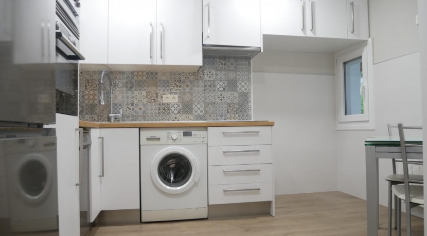 Precioso Piso Reformado De 2 Dormitorios Con Balcón y Edificio Rehabilitado En Zona Lanbarketa