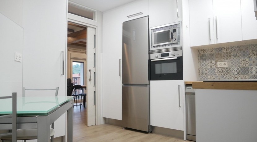 Precioso Piso Reformado De 2 Dormitorios Con Balcón y Edificio Rehabilitado En Zona Lanbarketa