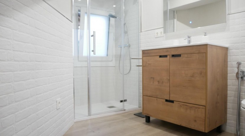 Precioso Piso Reformado De 2 Dormitorios Con Balcón y Edificio Rehabilitado En Zona Lanbarketa