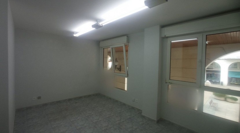 Se Alquila Oficina En El Centro De Barakaldo.