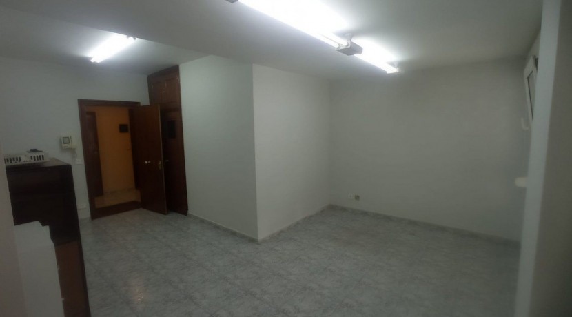 Se Alquila Oficina En El Centro De Barakaldo.