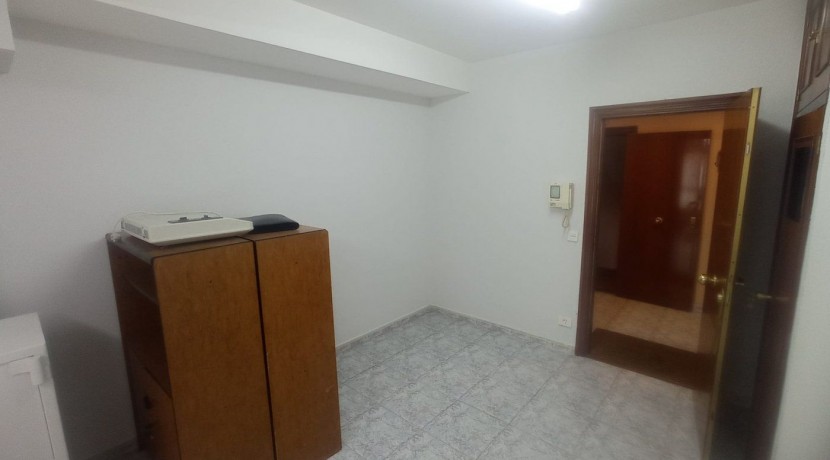 Se Alquila Oficina En El Centro De Barakaldo.