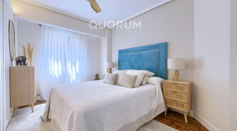 Se Vende En Exclusiva Este Precioso Piso De 3 Habitaciones Y Un Baño Con Ascensor A Cota Cero