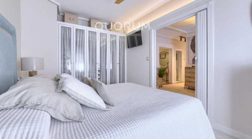 Se Vende En Exclusiva Este Precioso Piso De 3 Habitaciones Y Un Baño Con Ascensor A Cota Cero