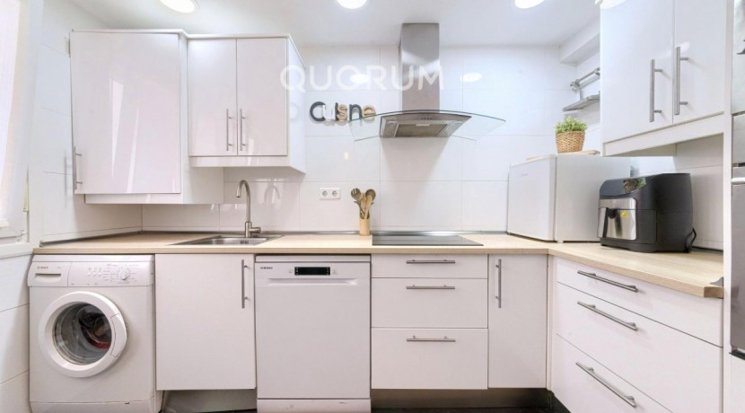 Se Vende En Exclusiva Este Precioso Piso De 3 Habitaciones Y Un Baño Con Ascensor A Cota Cero