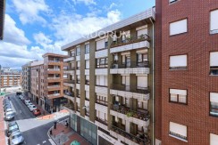 Se Vende En Exclusiva Este Precioso Piso De 3 Habitaciones Y Un Baño Con Ascensor A Cota Cero