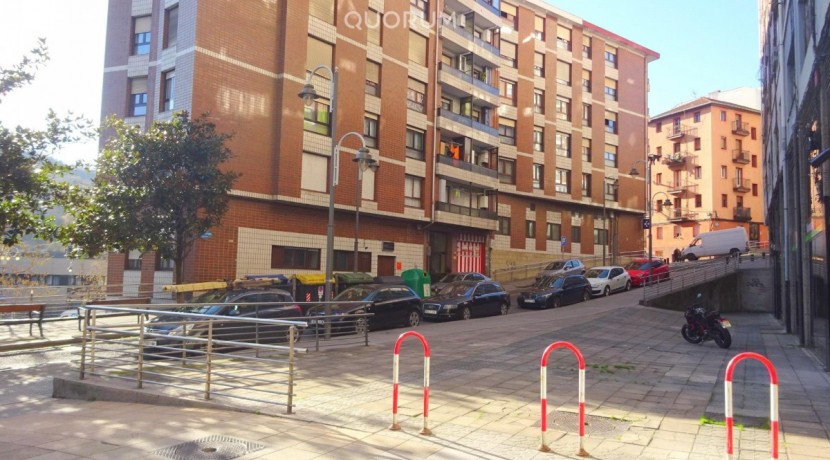Se Vende Garaje Cerrado En Bolueta