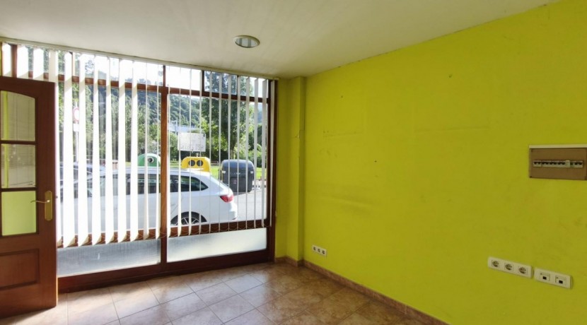 Se Vende local comercial en Barakaldo Zona Retuerto.