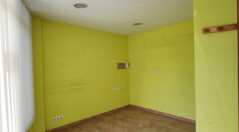 Se Vende local comercial en Barakaldo Zona Retuerto.