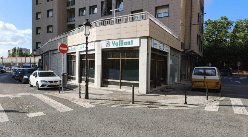 Se Vende local comercial en Barakaldo Zona Retuerto.