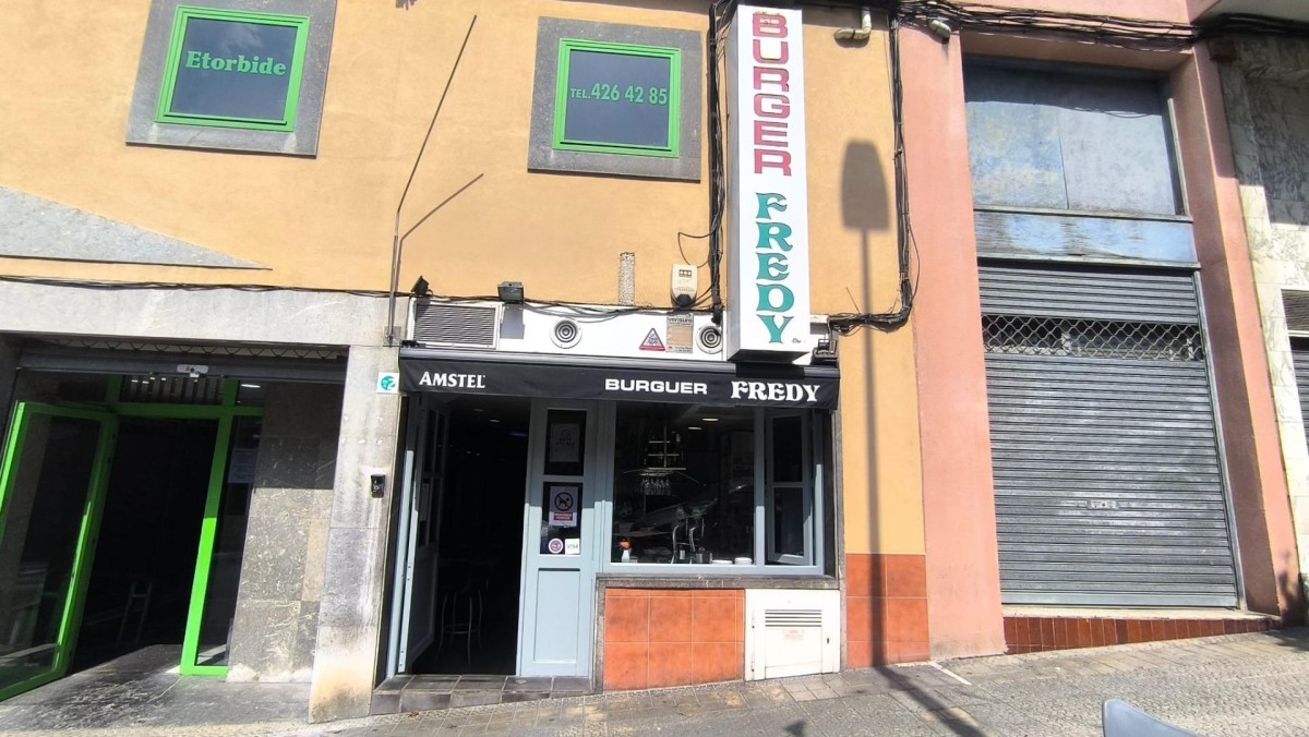 SE VENDE LOCAL CON ACTIVIDAD EN ETXEBARRI