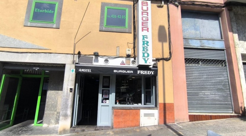 SE VENDE LOCAL CON ACTIVIDAD EN ETXEBARRI