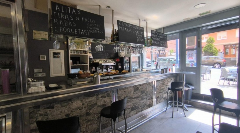 SE VENDE LOCAL CON ACTIVIDAD EN ETXEBARRI