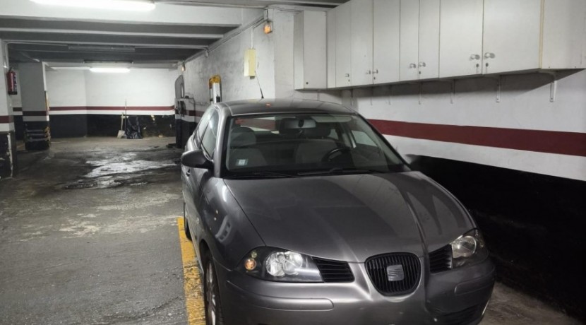 Se vende parcela de garaje para coche mediano en Barakaldo zona Bagatza