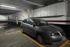 Se vende parcela de garaje para coche mediano en Barakaldo zona Bagatza