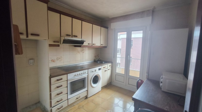 Se Vende Piso En El Centro De Portugalete Junto Al Metro De 2 Habitaciones Con balcon