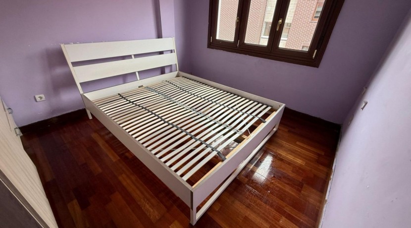 Se Vende Piso En El Centro De Portugalete Junto Al Metro De 2 Habitaciones Con balcon