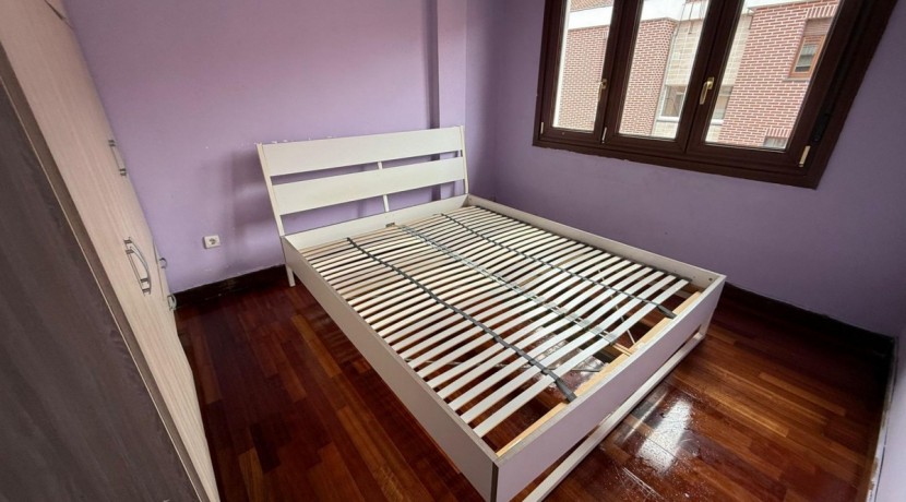 Se Vende Piso En El Centro De Portugalete Junto Al Metro De 2 Habitaciones Con balcon