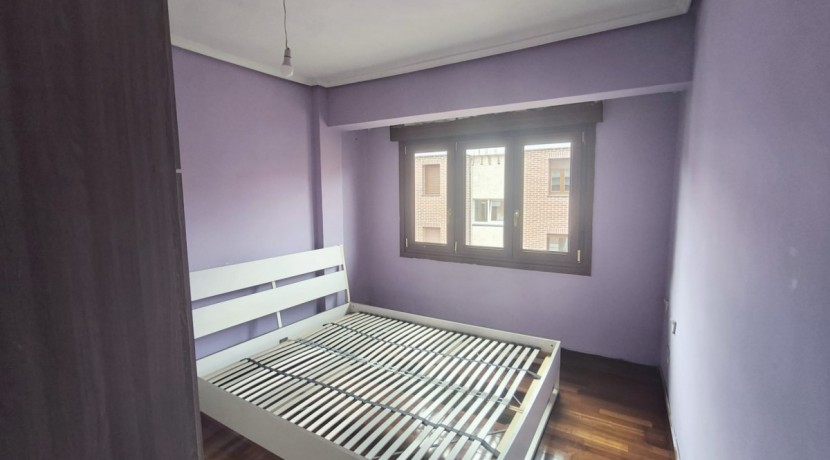 Se Vende Piso En El Centro De Portugalete Junto Al Metro De 2 Habitaciones Con balcon