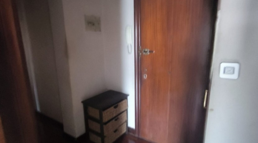 Se Vende Piso En El Centro De Portugalete Junto Al Metro De 2 Habitaciones Con balcon
