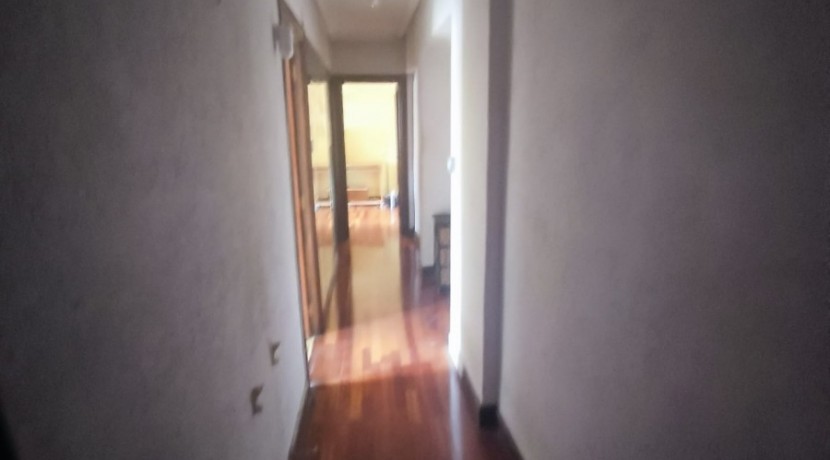 Se Vende Piso En El Centro De Portugalete Junto Al Metro De 2 Habitaciones Con balcon