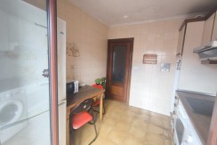 Se Vende Piso En El Centro De Portugalete Junto Al Metro De 2 Habitaciones Con balcon